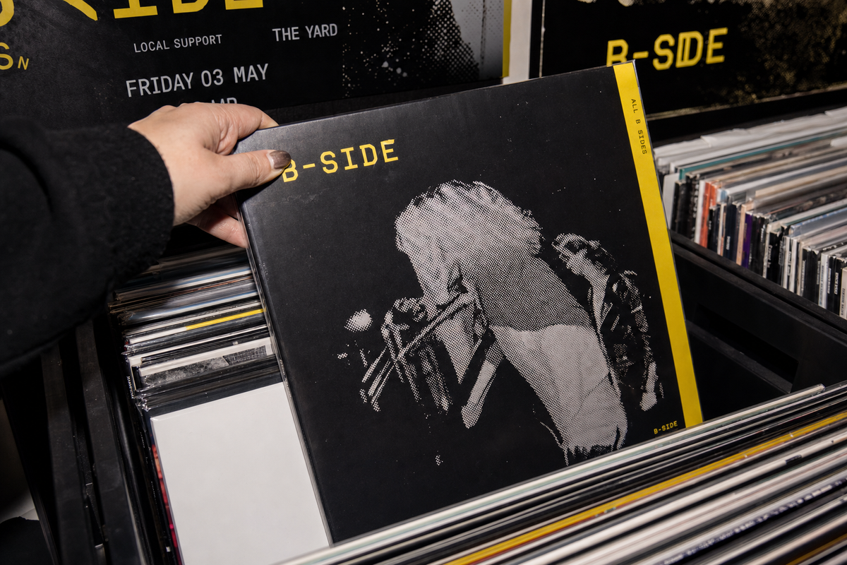 B-SIDE editorial: tour graphics that belong together