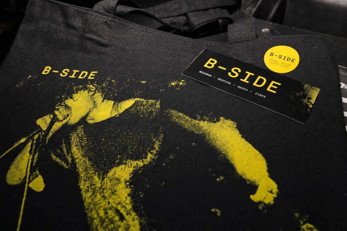 B-SIDE Tote detail view