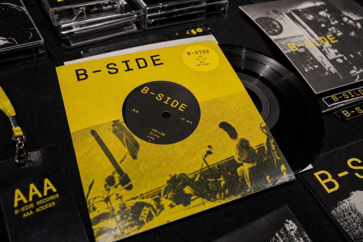 B-SIDE Vinyl 7 detail view